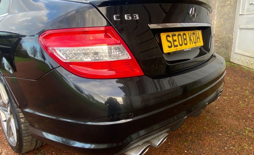 Mercedes-Benz C Class 6.3 C63 AMG 7G-Tronic 4dr